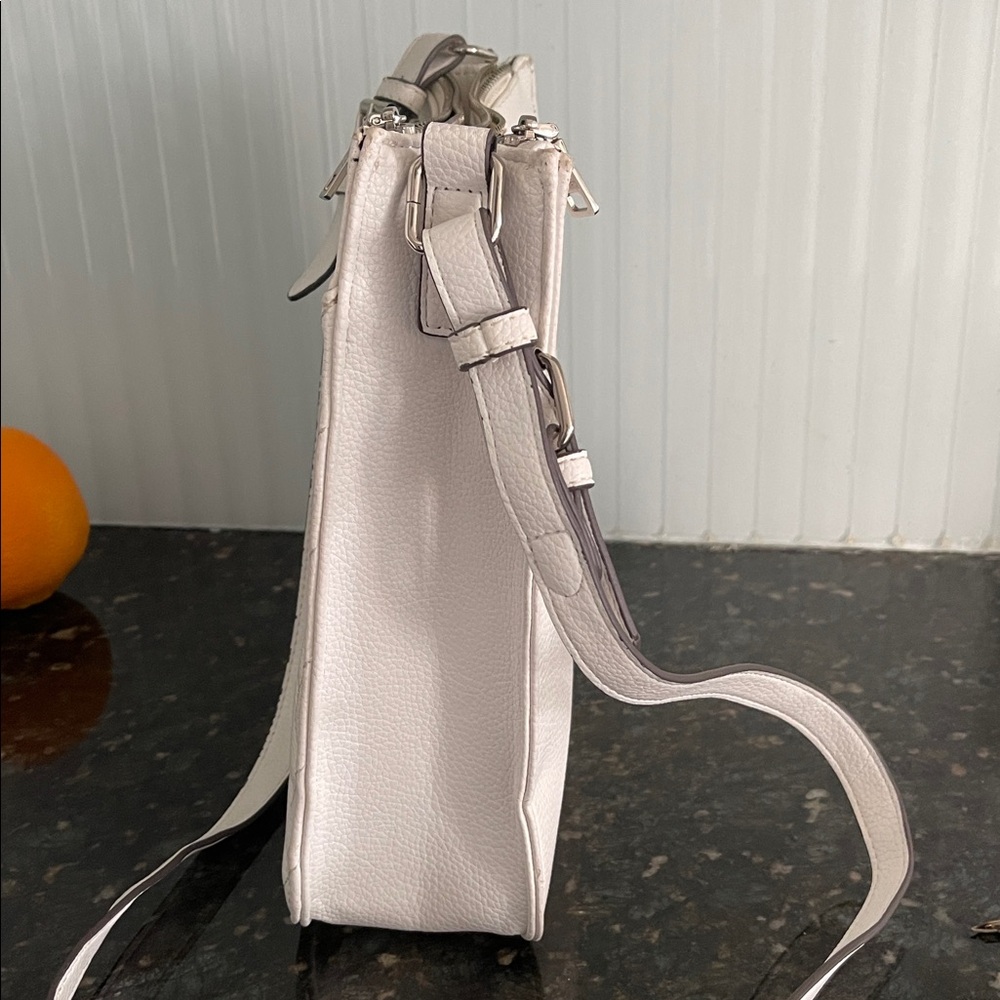 Steve Madden Ivory Quilted crossbody leather Bag triple entry - Picture 2 of 5
